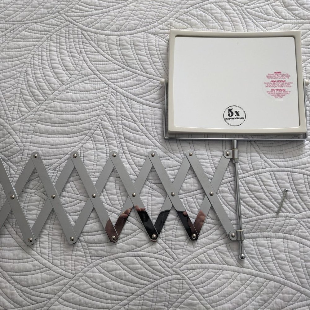 Extendable Makeup Mirror